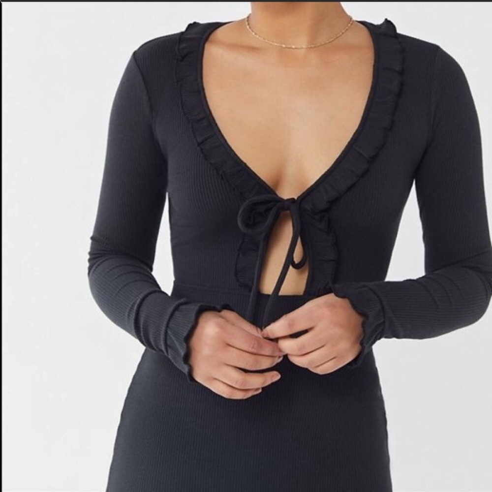 Urban Outfitters Ruffle Cut Out Tie Dress S NEW - Picture 2 of 4